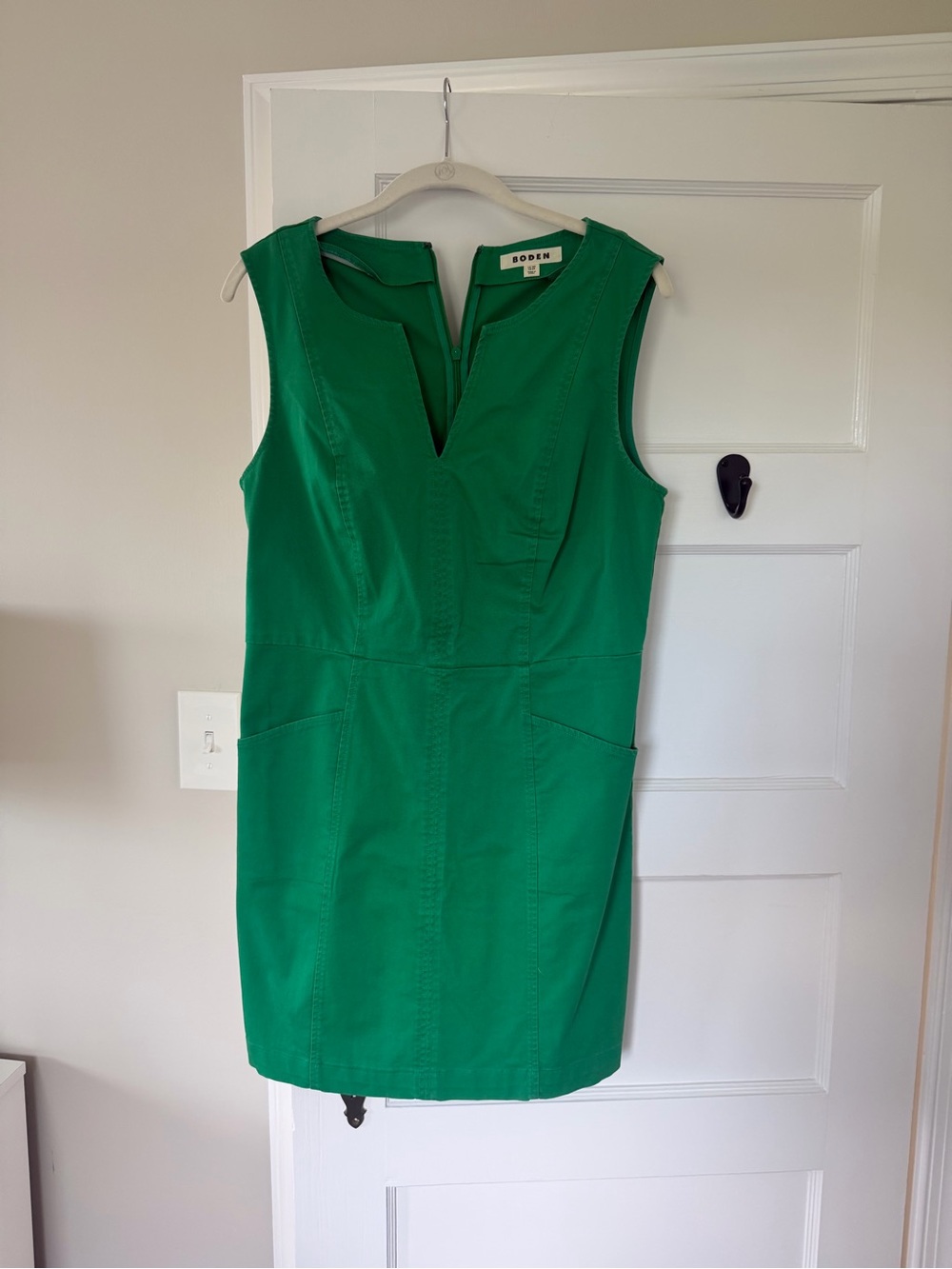Boden Emerald Green Sleeveless V-Notch Sheath Dress